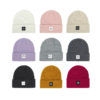 The classic knitted hat is the best partner in winter