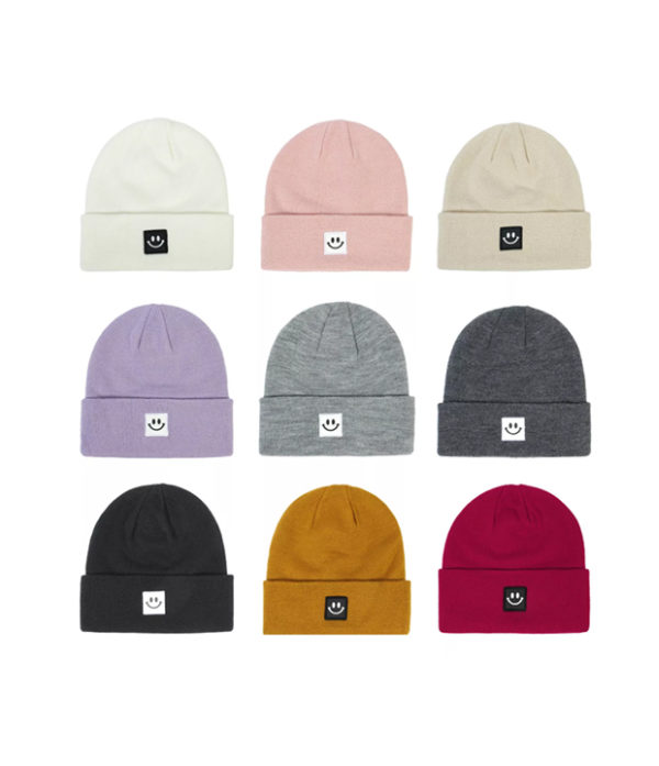 The classic knitted hat is the best partner in winter