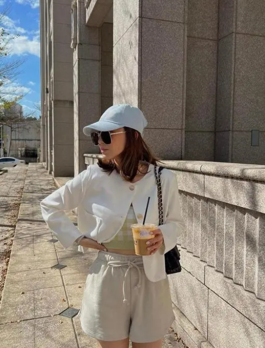 What hat do you wear in summer?